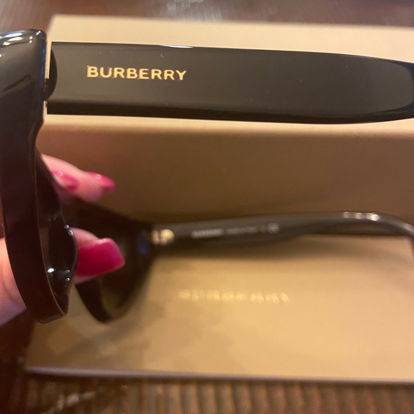 Burberry Black contemporary wrap sunglasses - Picture 3 of 5